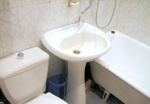 Установка раковины тюльпан в ванной в Уфе